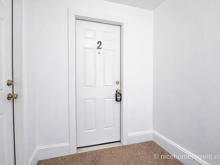 211 Front St #2 — Photo 8