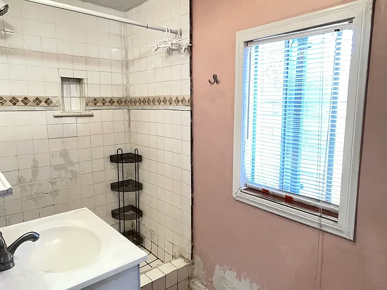 7908 Corbin Ave #A — Photo 11