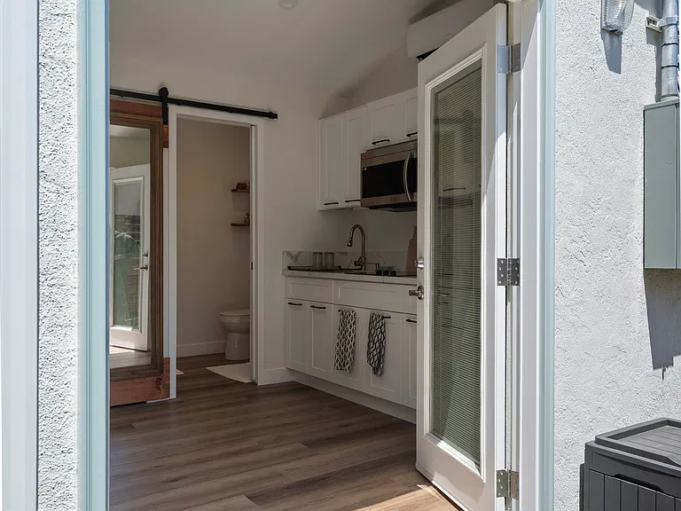 489 W Hill St #A — Photo 12