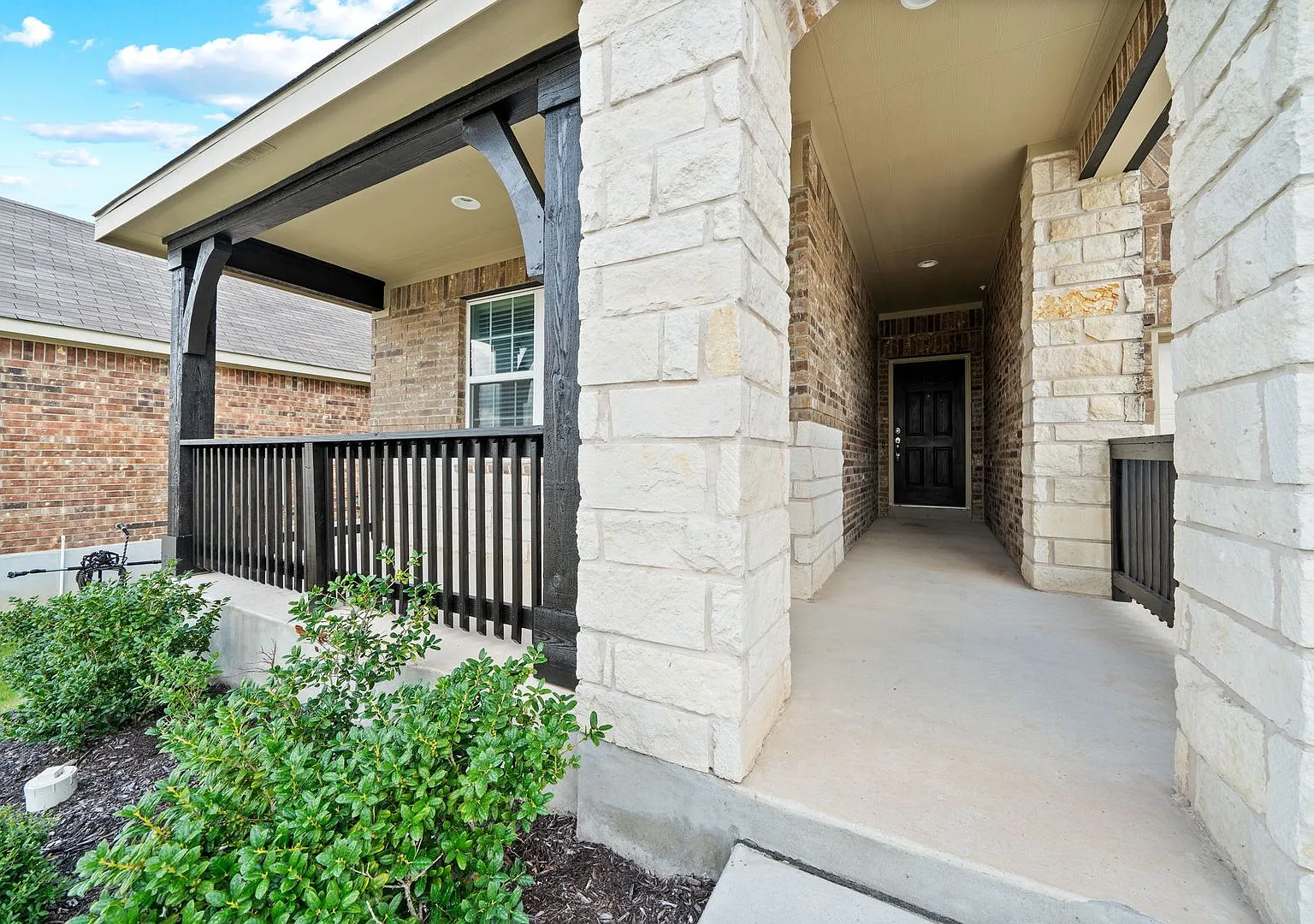 3 Bedroom/2 Bath Southglen Subdivision — Photo 3