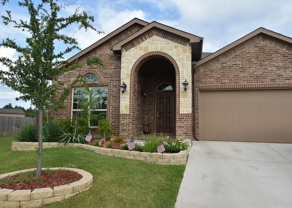 1st image of 1232 Vaughna Dr