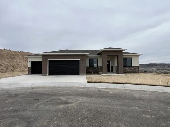 223 Blakeland Dr, Spring Creek, NV 89815