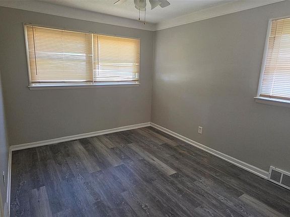 3rd image of 11332 Republic Ave