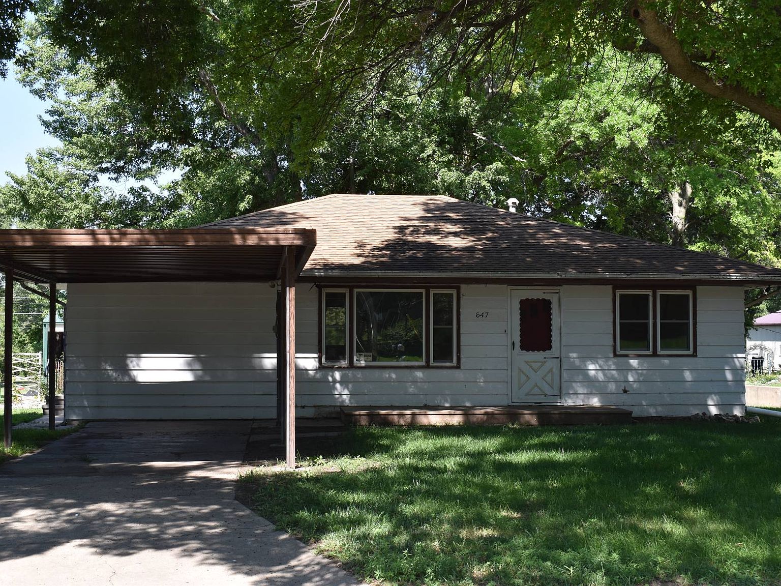 647 N 4th St, Hebron, NE 68370 Zillow