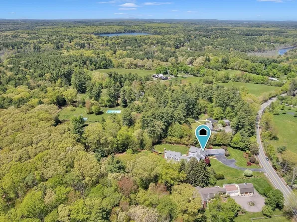 123 Farm St, Dover, MA 02030