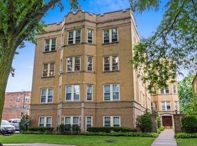 814 Mulford St, Evanston, IL