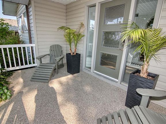 4th image of 3733 21st Ave S