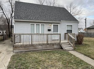 27341 Ridgewood St, Roseville, MI 48066