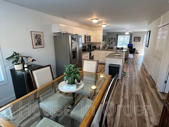 4th image of 542 Quinn Hill Ln