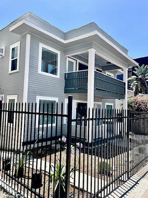 2 bed, 750 sqft, $3,200 — Photo 3
