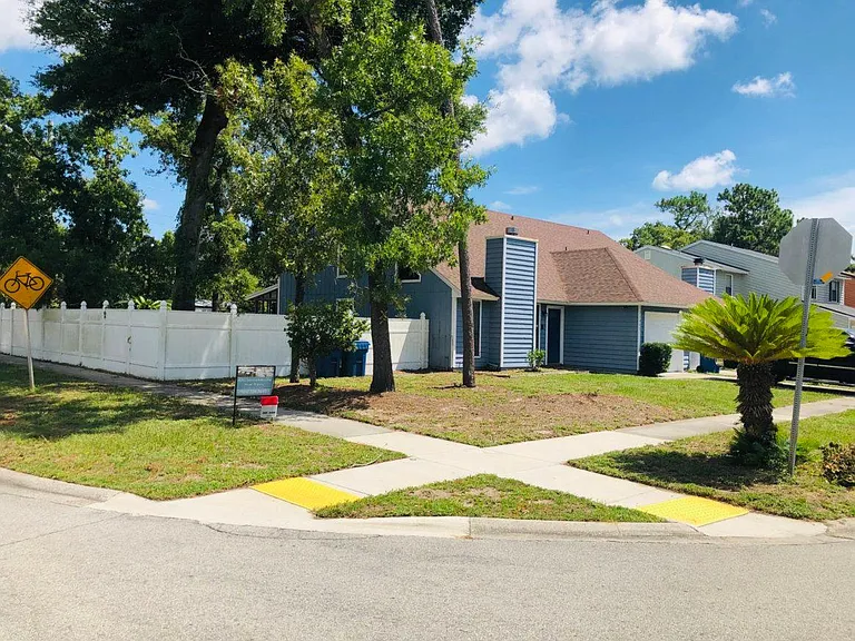 11445 Fort Caroline Lakes Dr N — Photo 5