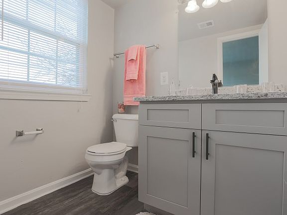 Bathroom | Apartments in Hyattsville, MD | Landmark Apartments