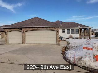 2216 9th Ave E, Williston, ND 58801