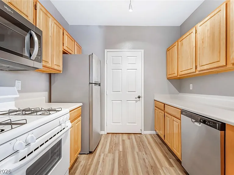 8555 W Russell Rd #2104 — Photo 10