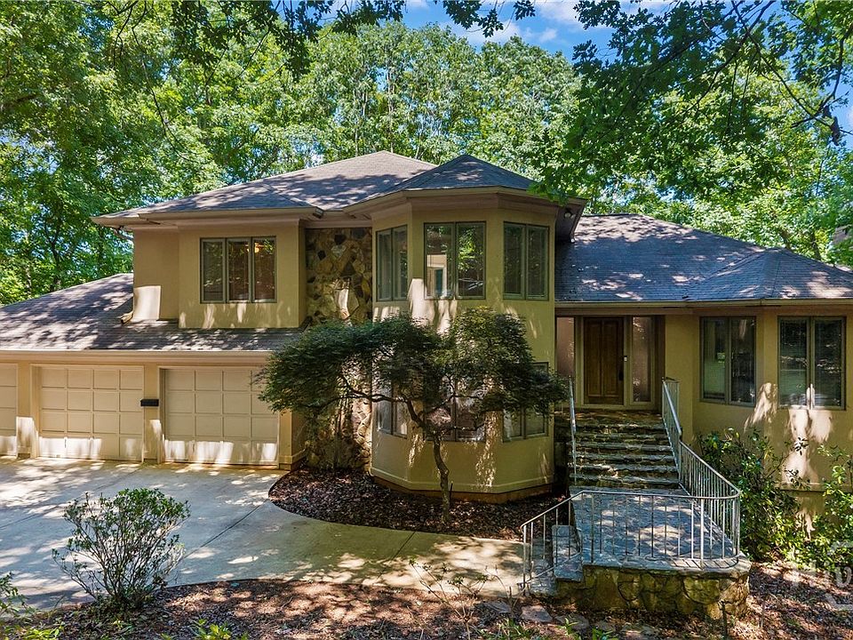 1st image of 825 Riverbend Parkway