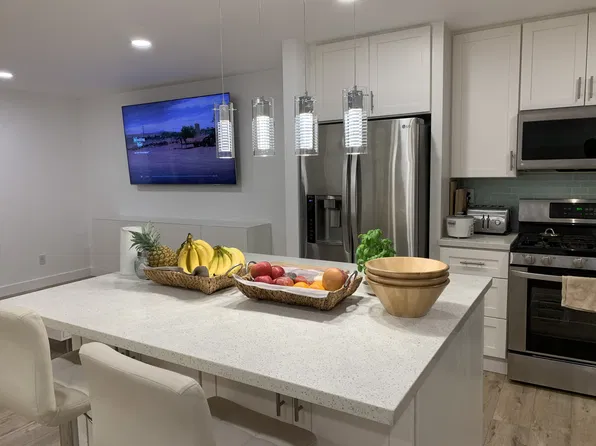 8040 Flanders Dr, San Diego, CA 92126