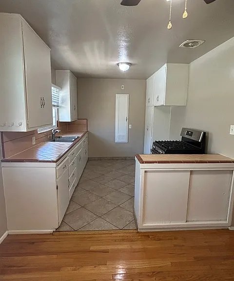 2025 Locust Ave #B — Photo 5