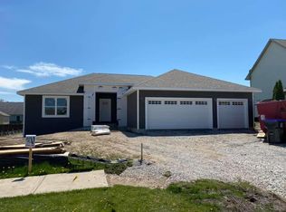 8425 Camelot Trce, Sturtevant, WI 53177