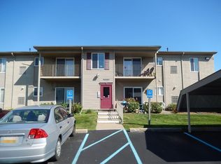 10055 Allen Pointe Dr, Allen Park, MI 48101