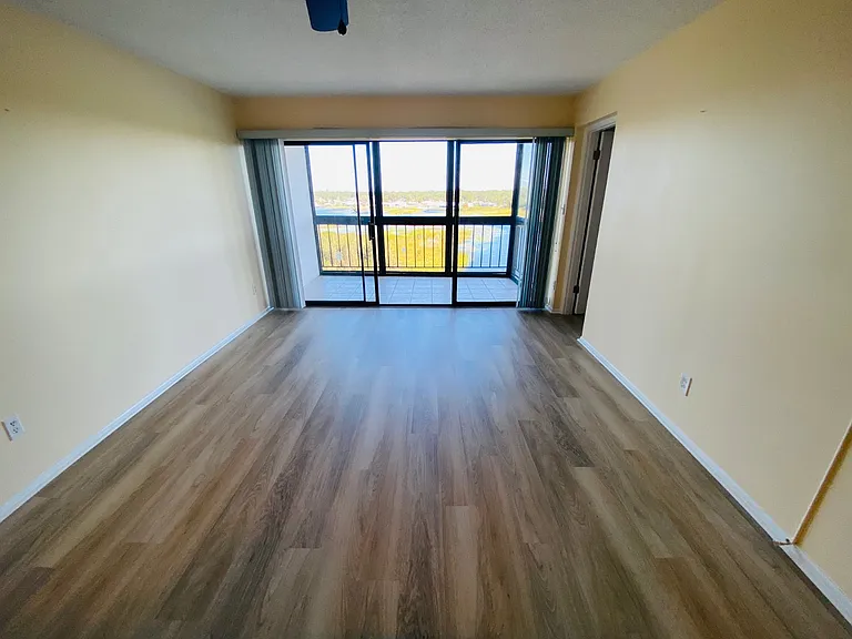 117 Country Club Dr #702 — Photo 3