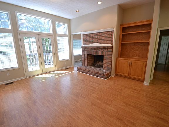 4th image of 5001 Lake Forest Dr SE