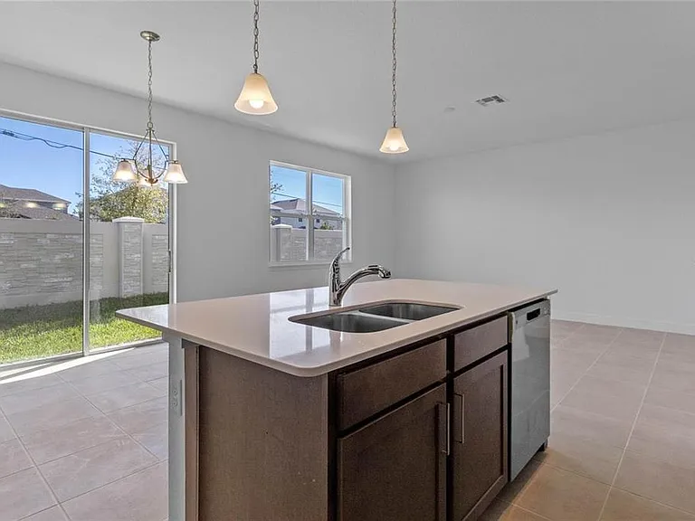 1345 Captiva Cv — Photo 15