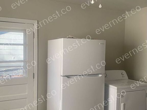 4th image of 2306 Harwood St