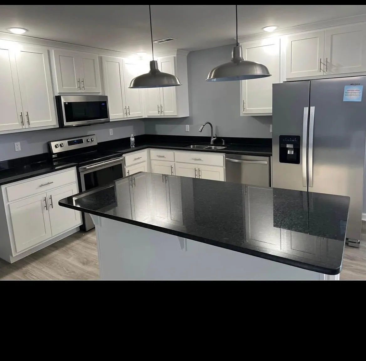 3 bed, 2.0 bath, 1200 sqft, $1,150 — Photo 2
