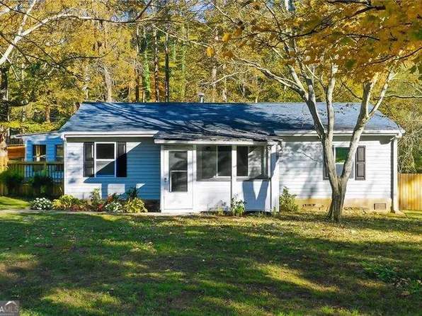 6219 Holly Ann St SE, Acworth, GA 30102