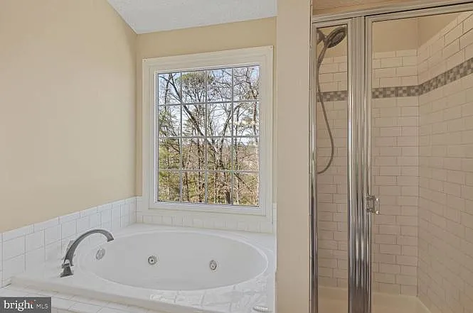 8322 Lyndhurst St — Photo 21