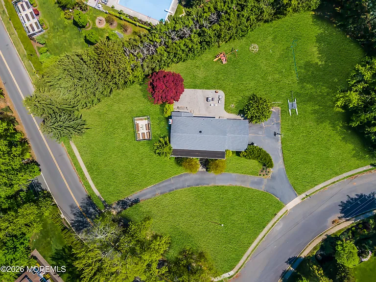 25 Surrey Ln — Photo 53