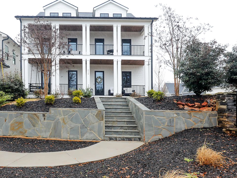 1st image of 219 Chapin St