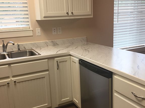 Kitchen Sink/Dishwasher