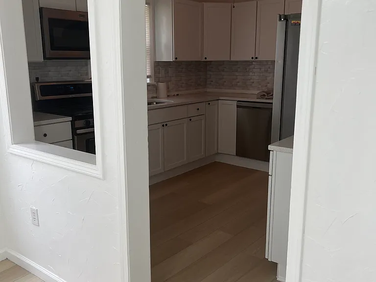 1527 New Madrid St — Photo 5
