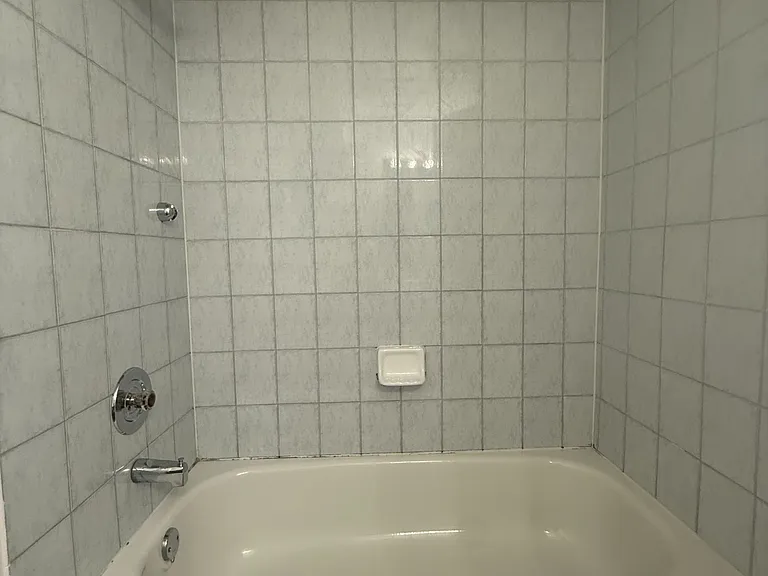 105A Gough Ave #LOWER — Photo 8