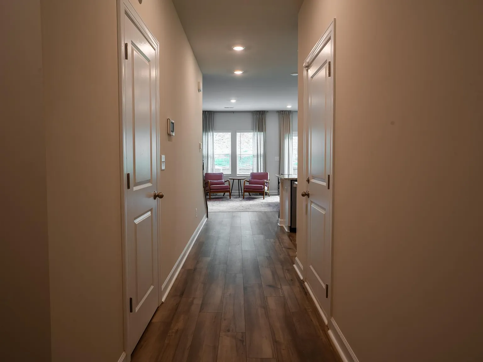 3 bed, 2.5 bath, 1622 sqft, $2,400 — Photo 4