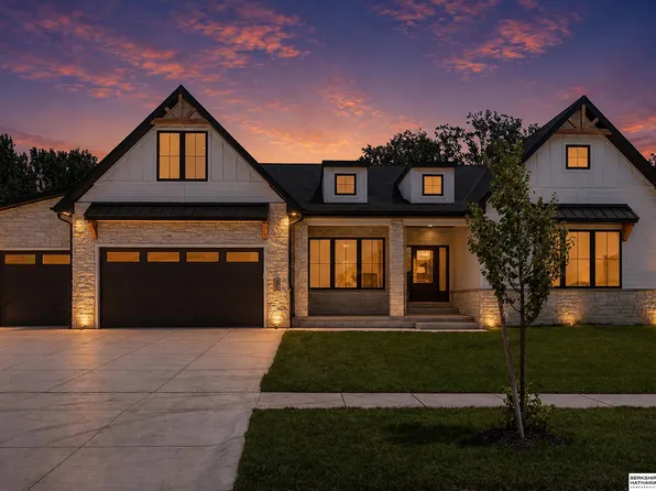 3642 Wilderness Hills Blvd, Lincoln, NE 68516