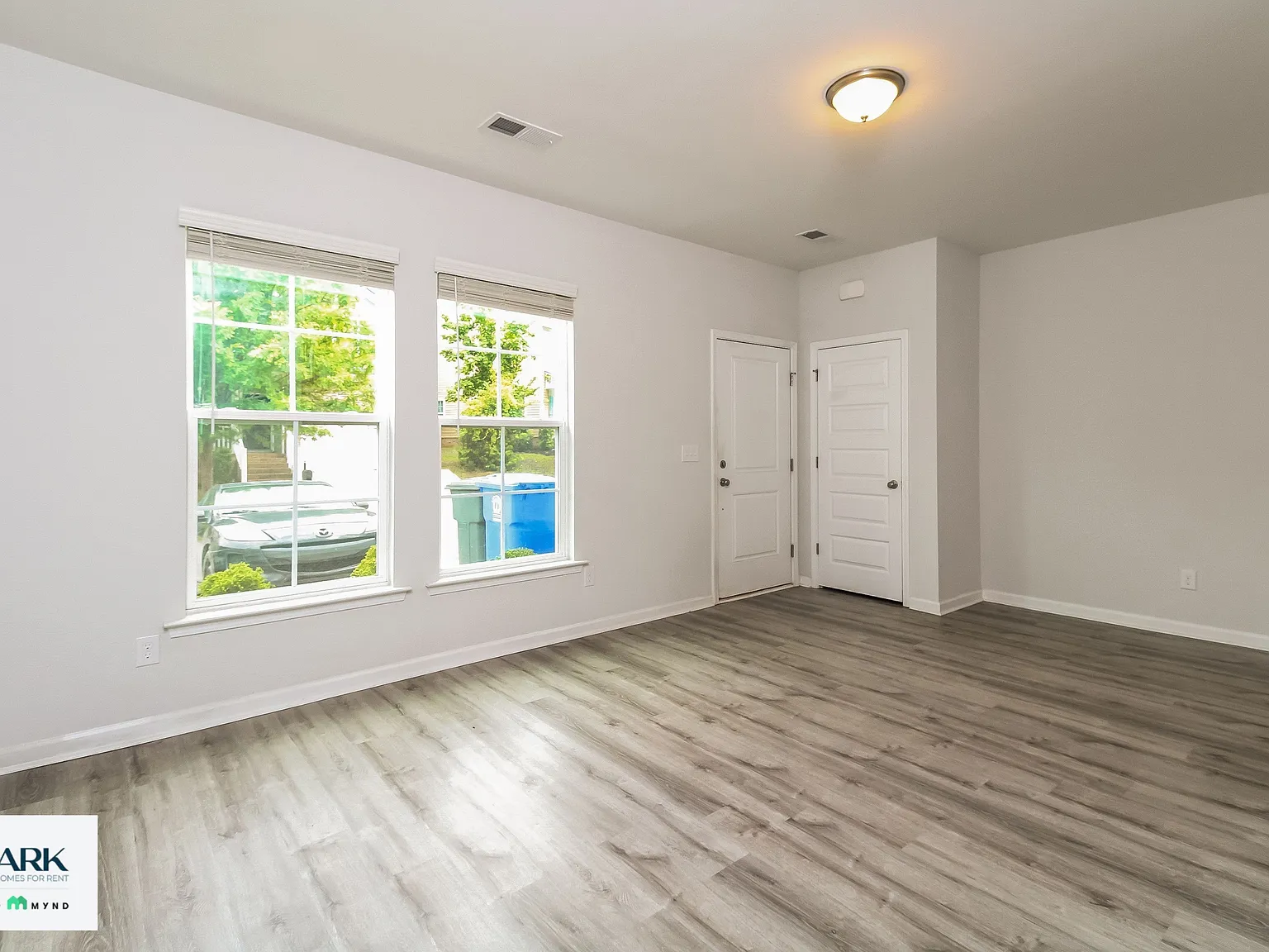 3 bed, 2.5 bath, 1288 sqft, $2,099 — Photo 2