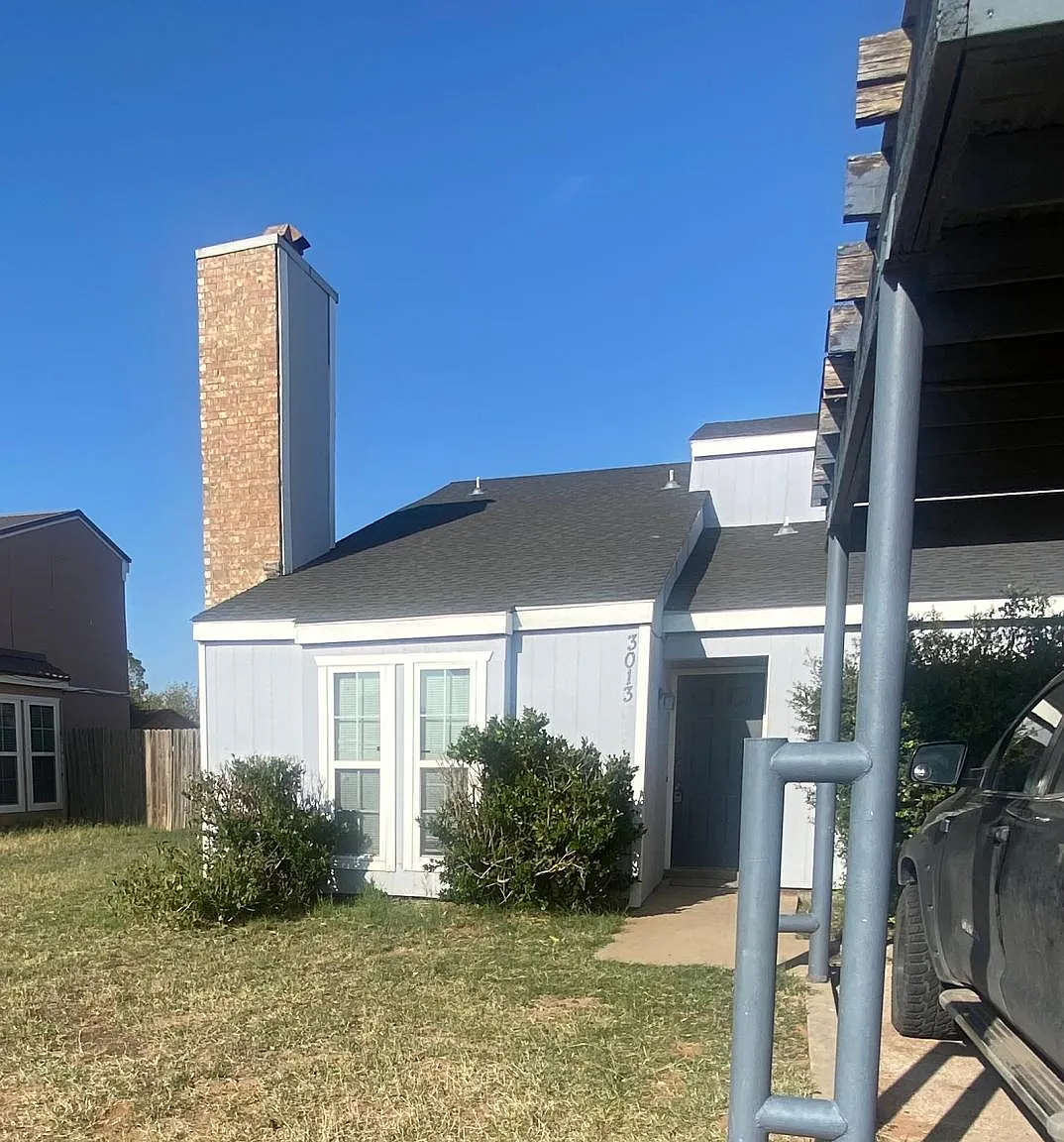 3 bed, 1248 sqft, $1,700 — Photo 1