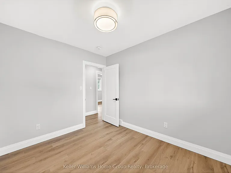 535 Elgin St — Photo 33