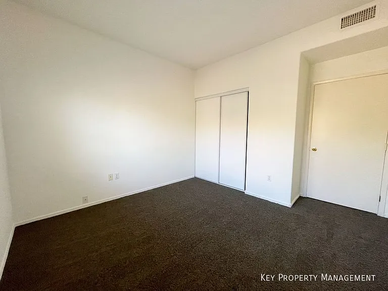 2110 N Los Feliz St #1074 — Photo 16
