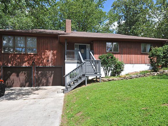 2nd image of 16 Sugarbush Ln