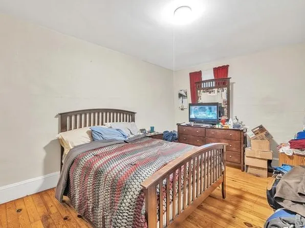 649 S Summer St, Holyoke, MA