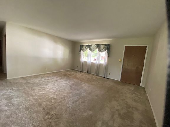 2nd image of 2701 Birch Dr