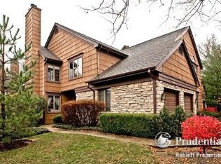 1108 Lacebark Ct, Darien, IL