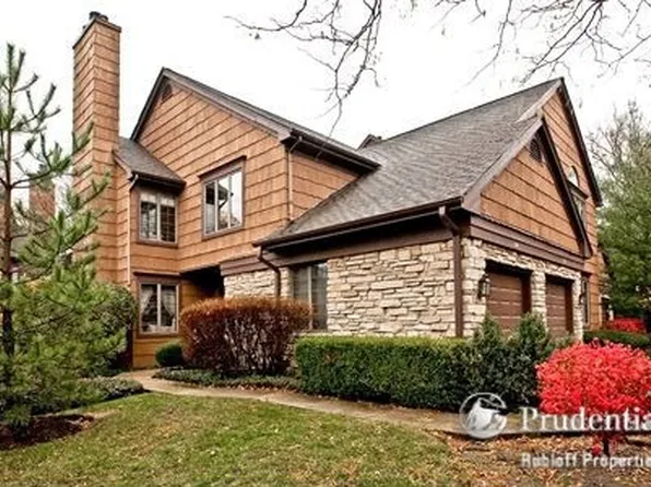 1108 Lacebark Ct, Darien, IL 60561