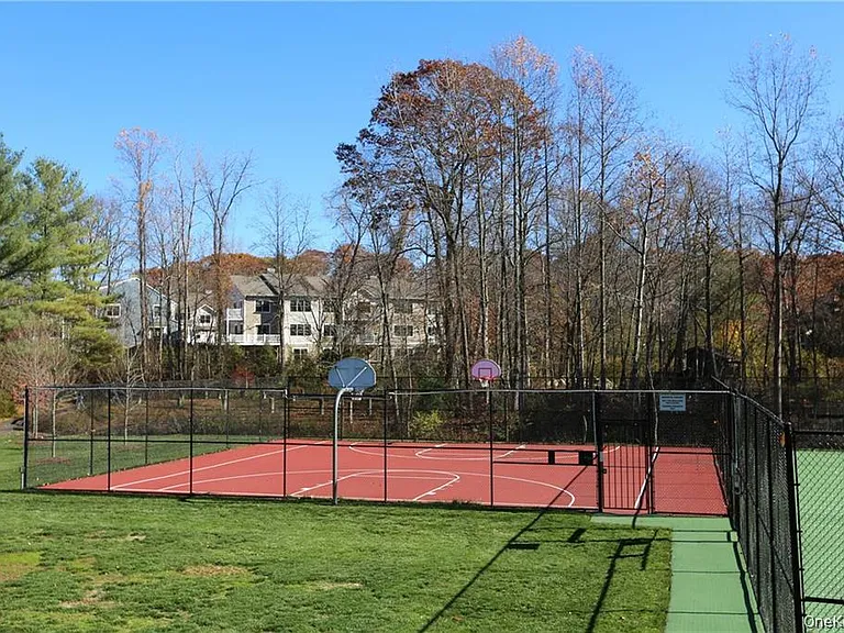 62 Fox Run — Photo 16