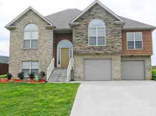 709 W Accipiter Cir, Clarksville, TN 37043