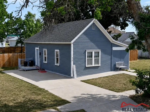 218 W Maple St, Bucklin, KS 67834