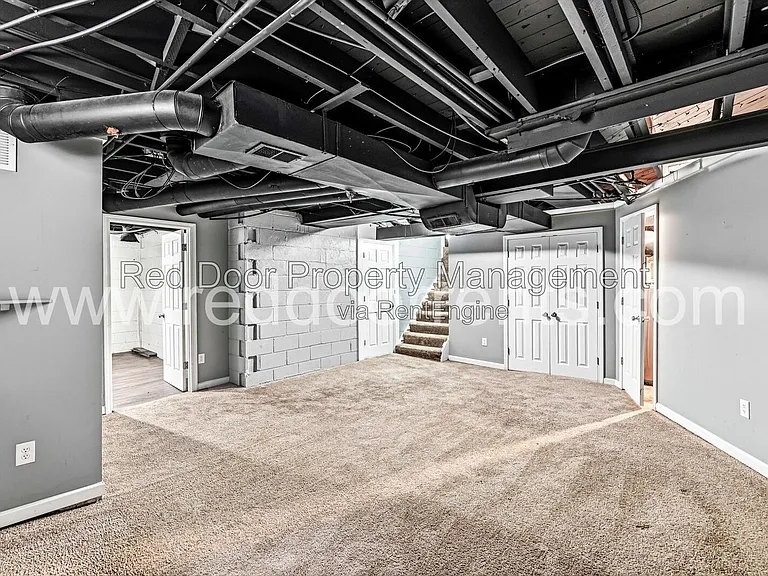 129 E 49th St — Photo 25
